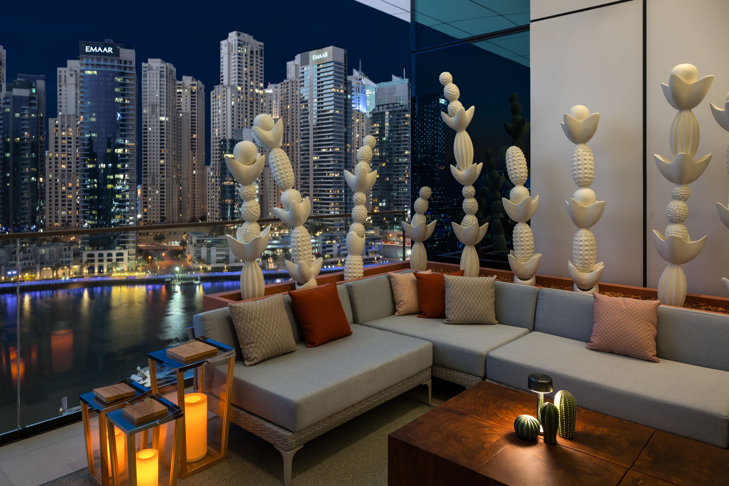 Vida Dubai Marina Pool Bar Vida Hotels